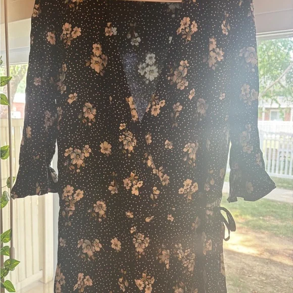 LOFT Black Dress with White Floral Accents - Picture 8 of 8